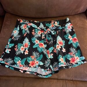Bobbie Brooks Black Floral Shorts
